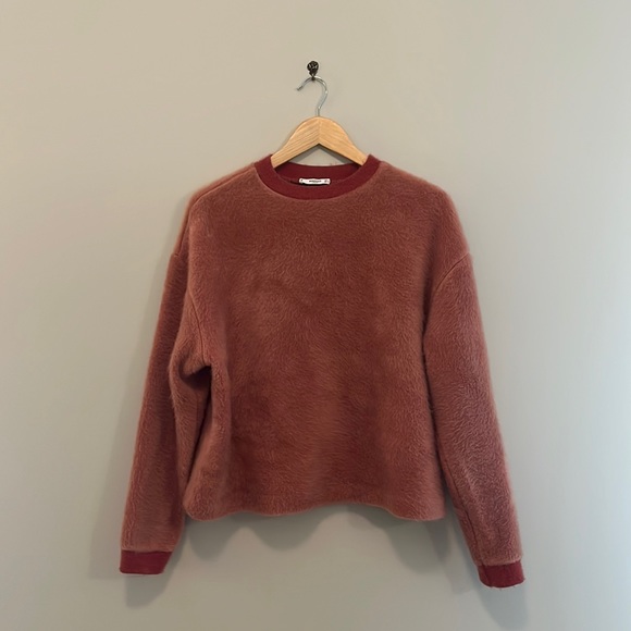 Fuzzy Pink Sweatshirt 💖 - Picture 2 of 7